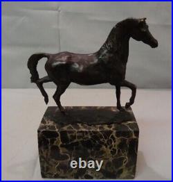 Statue Sculpture Cheval Animalier Style Art Deco Style Art Nouveau Bronze massif