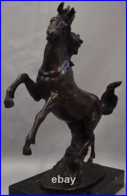 Statue Sculpture Cheval Animalier Style Art Deco Style Art Nouveau Bronze massif
