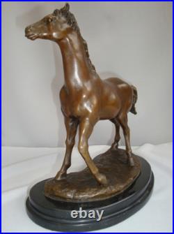 Statue Sculpture Cheval Animalier Style Art Deco Style Art Nouveau Bronze massif Statue Sculpture Cheval Animalier Style Art Deco Style Art Nouveau Bronze massif