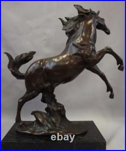 Statue Sculpture Cheval Animalier Style Art Deco Style Art Nouveau Bronze massif