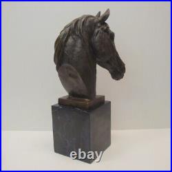 Statue Sculpture Cheval Animalier Style Art Deco Style Art Nouveau Bronze massif Statue Sculpture Cheval Animalier Style Art Deco Style Art Nouveau Bronze massif