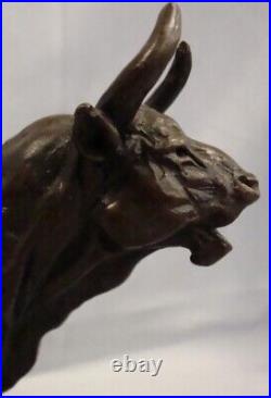 Statue en bronze Taureau Animalier Style Art Deco Style Art Nouveau Bronze