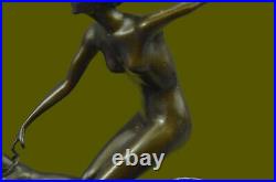 Superbe Art Déco Nouveau Signé Bronze Chair Femelle Statue Diana The Huntress