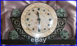 Superbe Horloge Art Déco des années 40 en marbre Décor géomètrique & stylisé