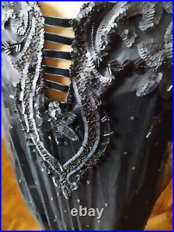 Superbe robe Art déco en tulle noir pailleté, perlé avec doublure satinée
