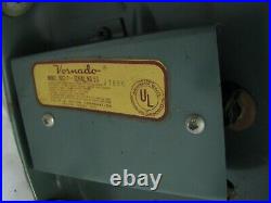 Vintage Vornado 6 Art Déco Milieu du Siècle Moderne Ventilateur de bureau D16C2-1 53 Atomic
